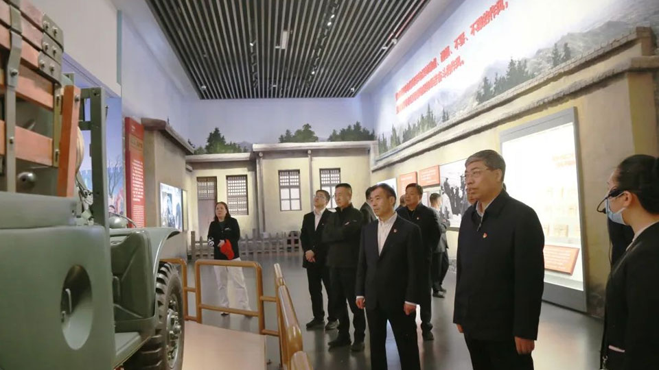 【學(xué)思想、強(qiáng)黨性、重實(shí)踐、建新功】北汽集團(tuán)丨聚焦四條“主線” 扎實(shí)開(kāi)展主題教育