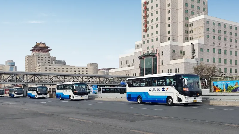 北汽集團連續(xù)21年護航全國兩會 38輛品質車型“上會”